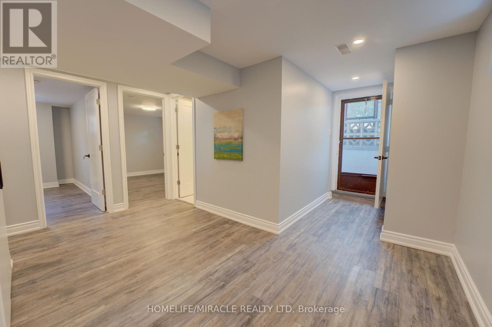 85 Silverstone Drive Property Photo 23