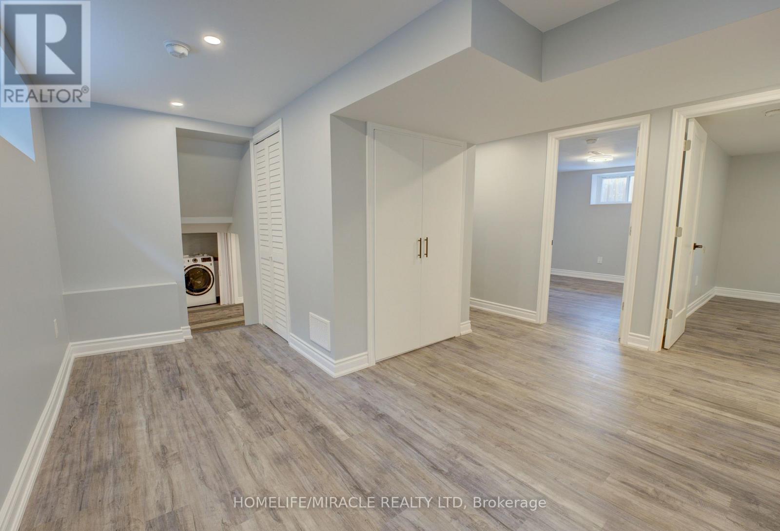 85 Silverstone Drive Property Photo 24