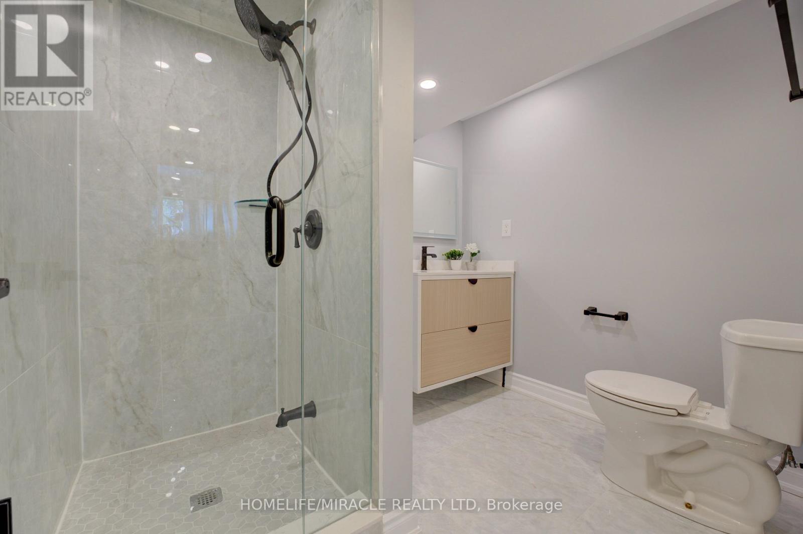 85 Silverstone Drive Property Photo 27