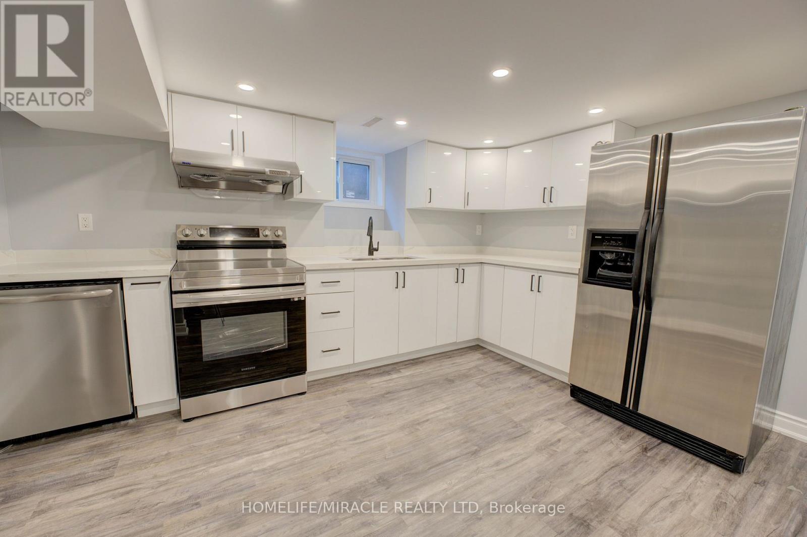 85 Silverstone Drive Property Photo 33