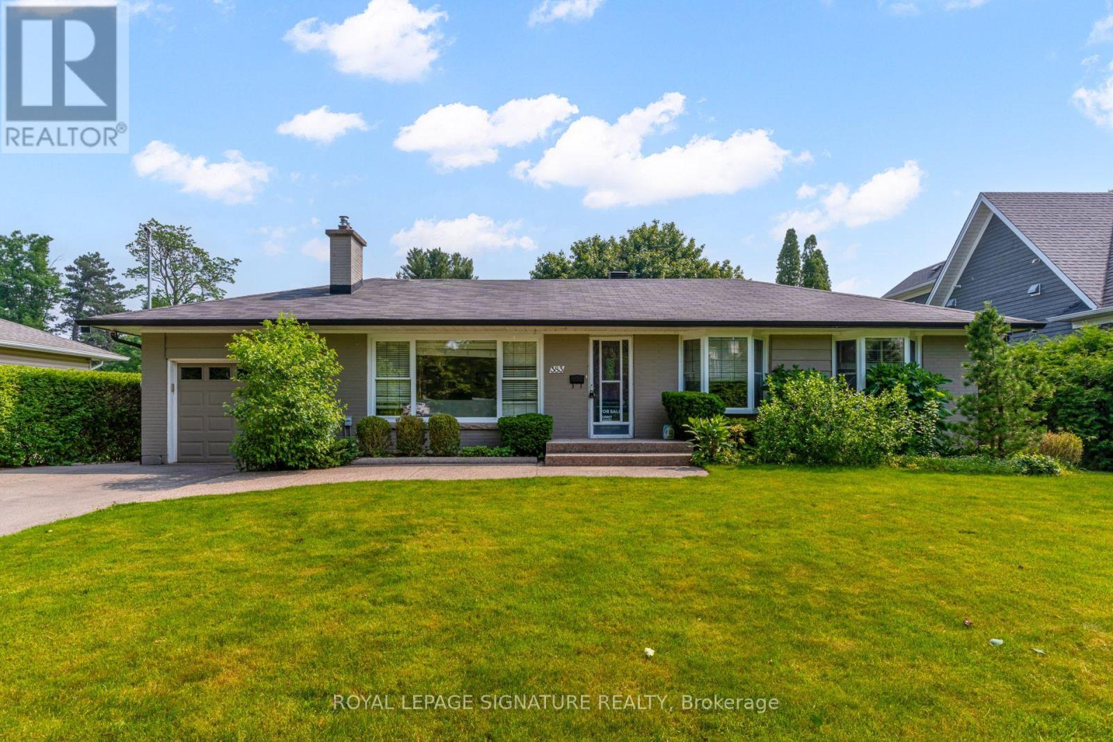 383 Maplehurst Avenue Property Photo 1