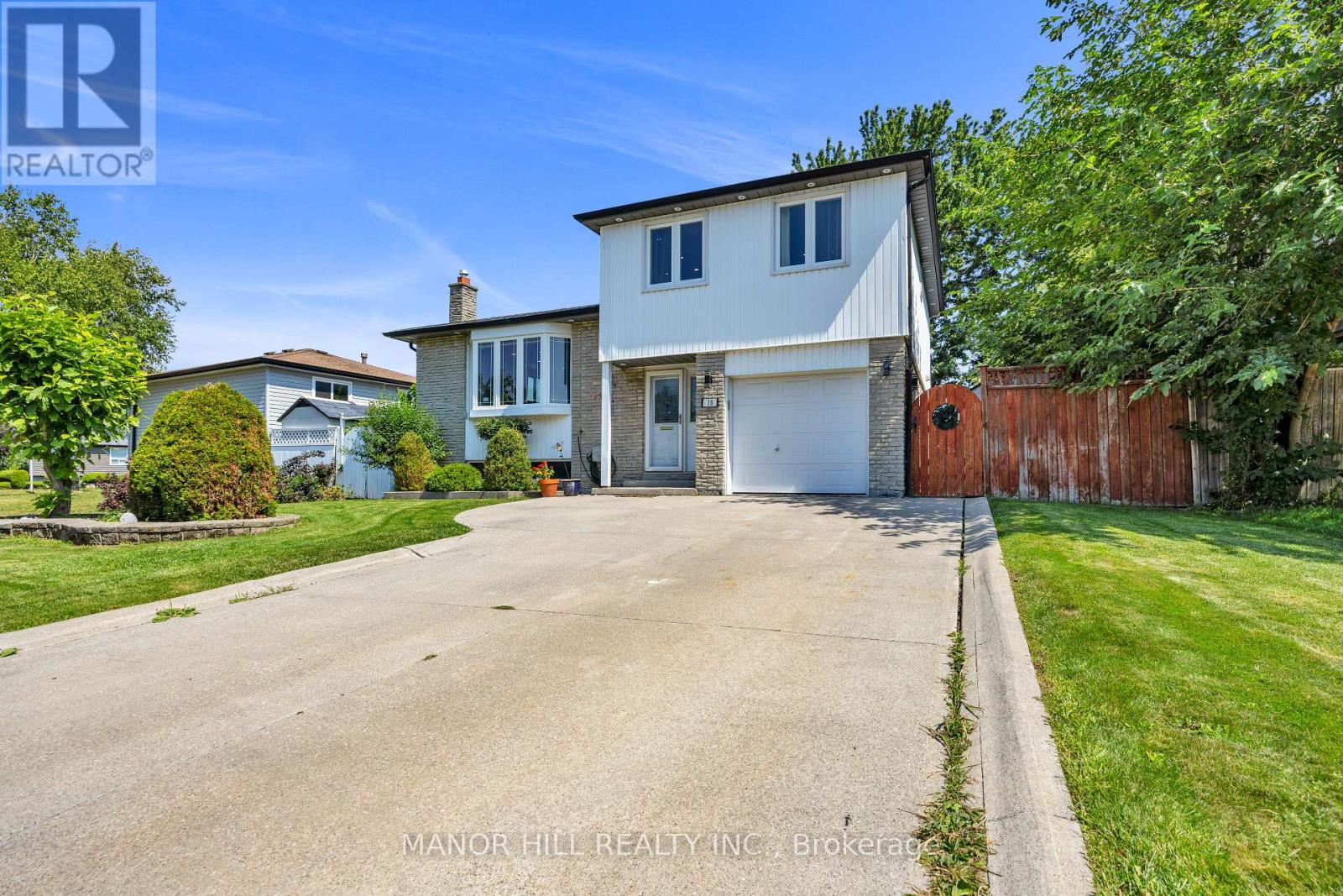 18 Greenbriar Road Property Photo 1