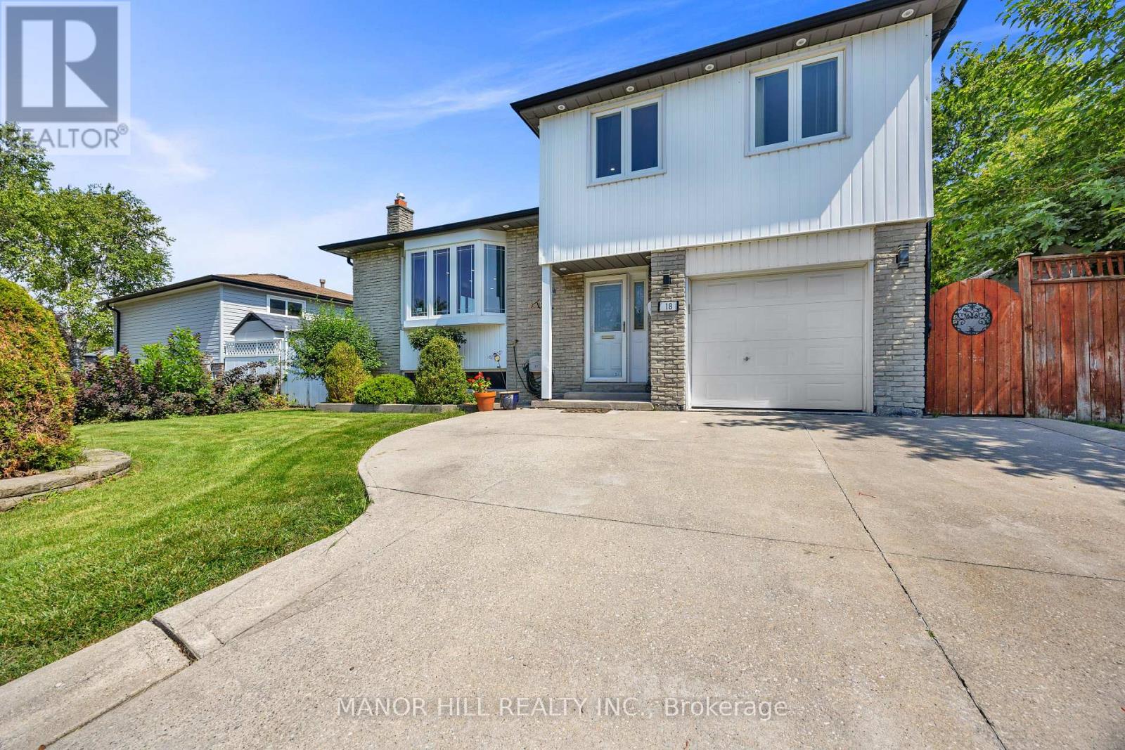 18 Greenbriar Road Property Photo 2