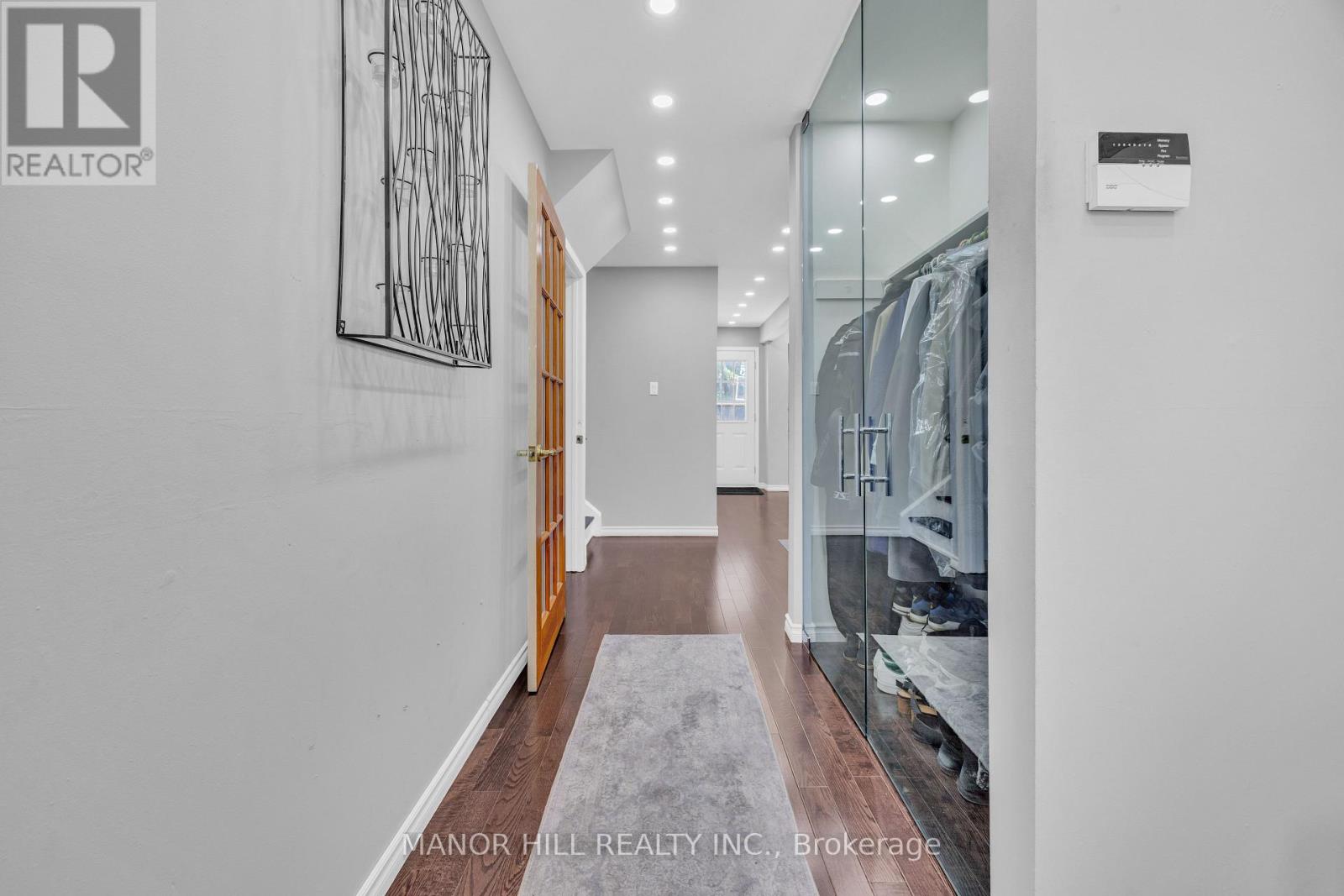 18 Greenbriar Road Property Photo 5