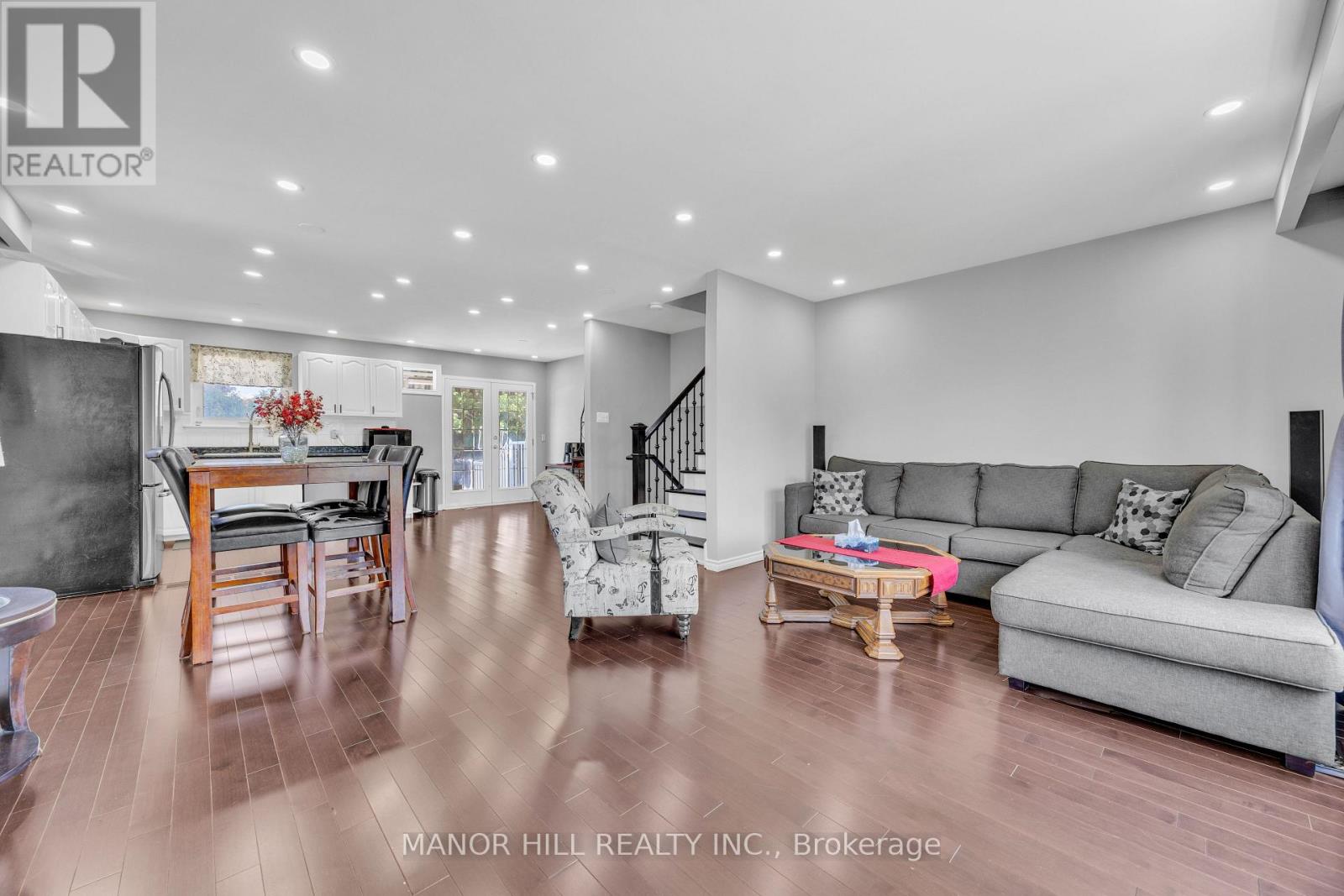 18 Greenbriar Road Property Photo 8