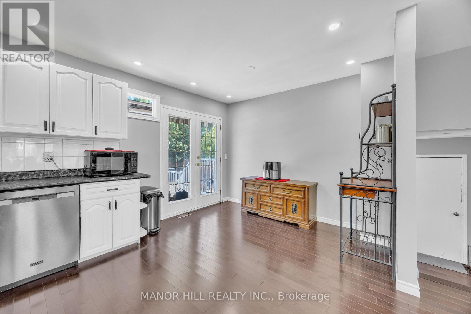 18 Greenbriar Road Property Photo 12