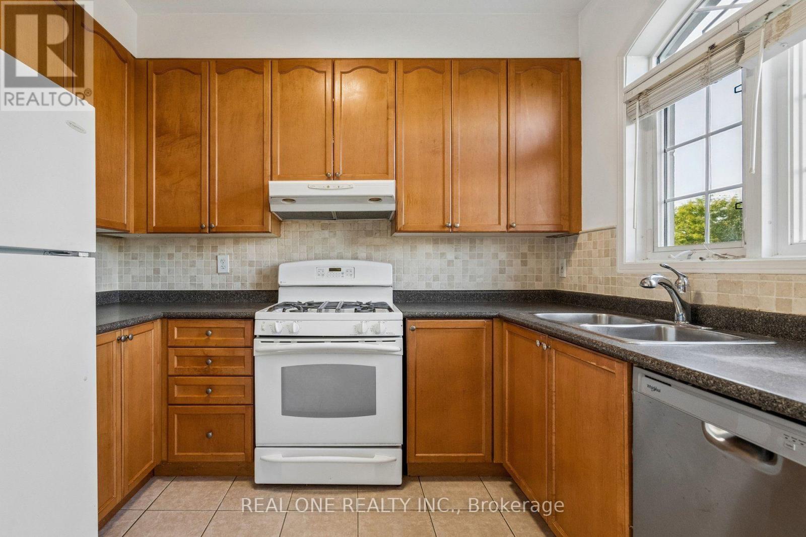 2350 Sutton Drive Property Photo 15