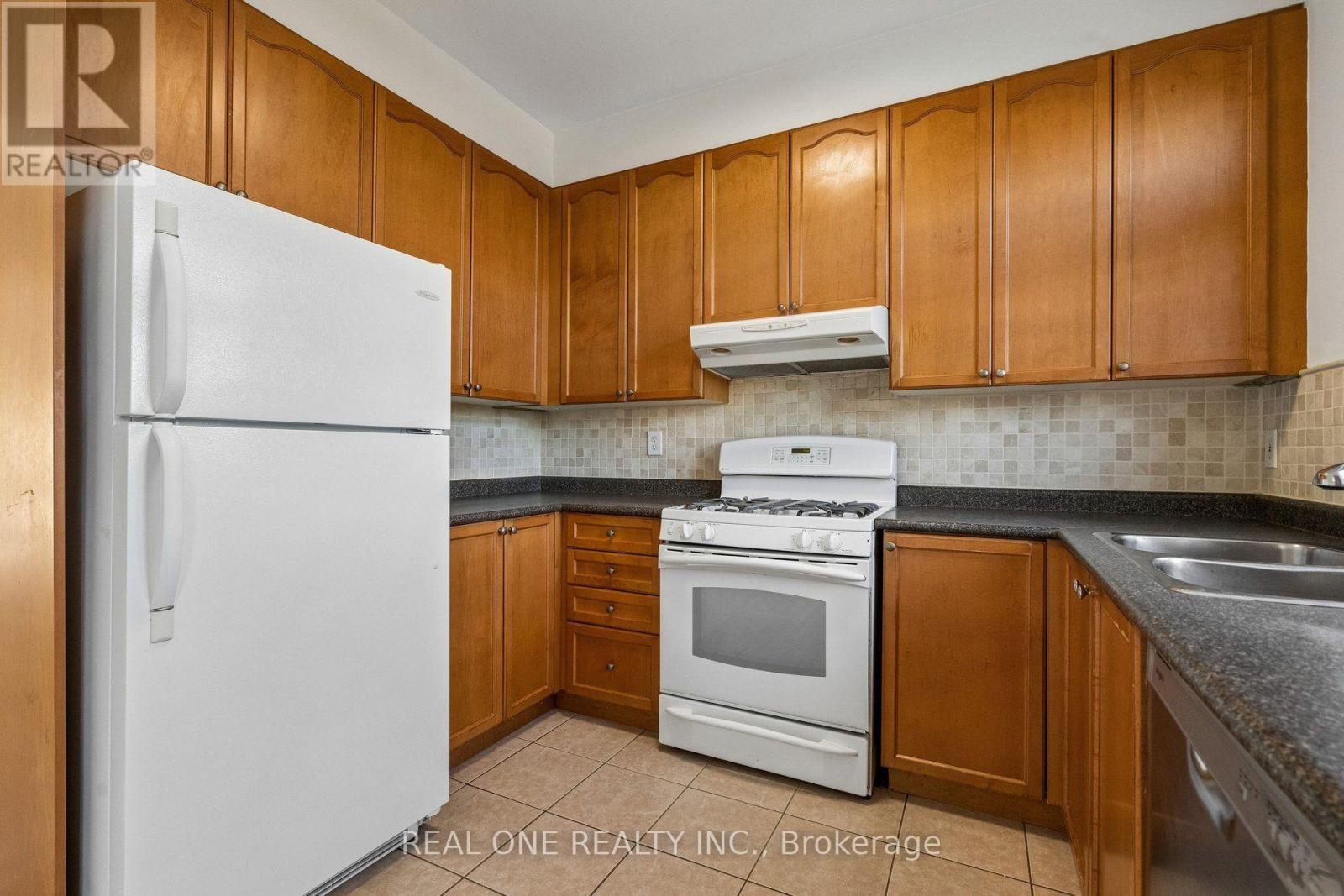 2350 Sutton Drive Property Photo 16
