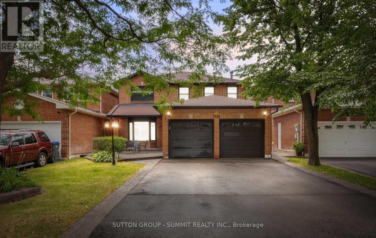 7136 BAYWOOD COURT