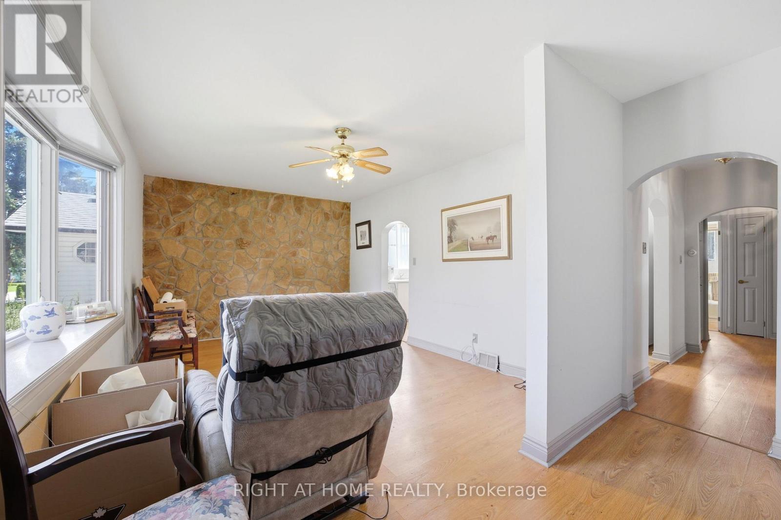 1290 Strathy Avenue Property Photo 8