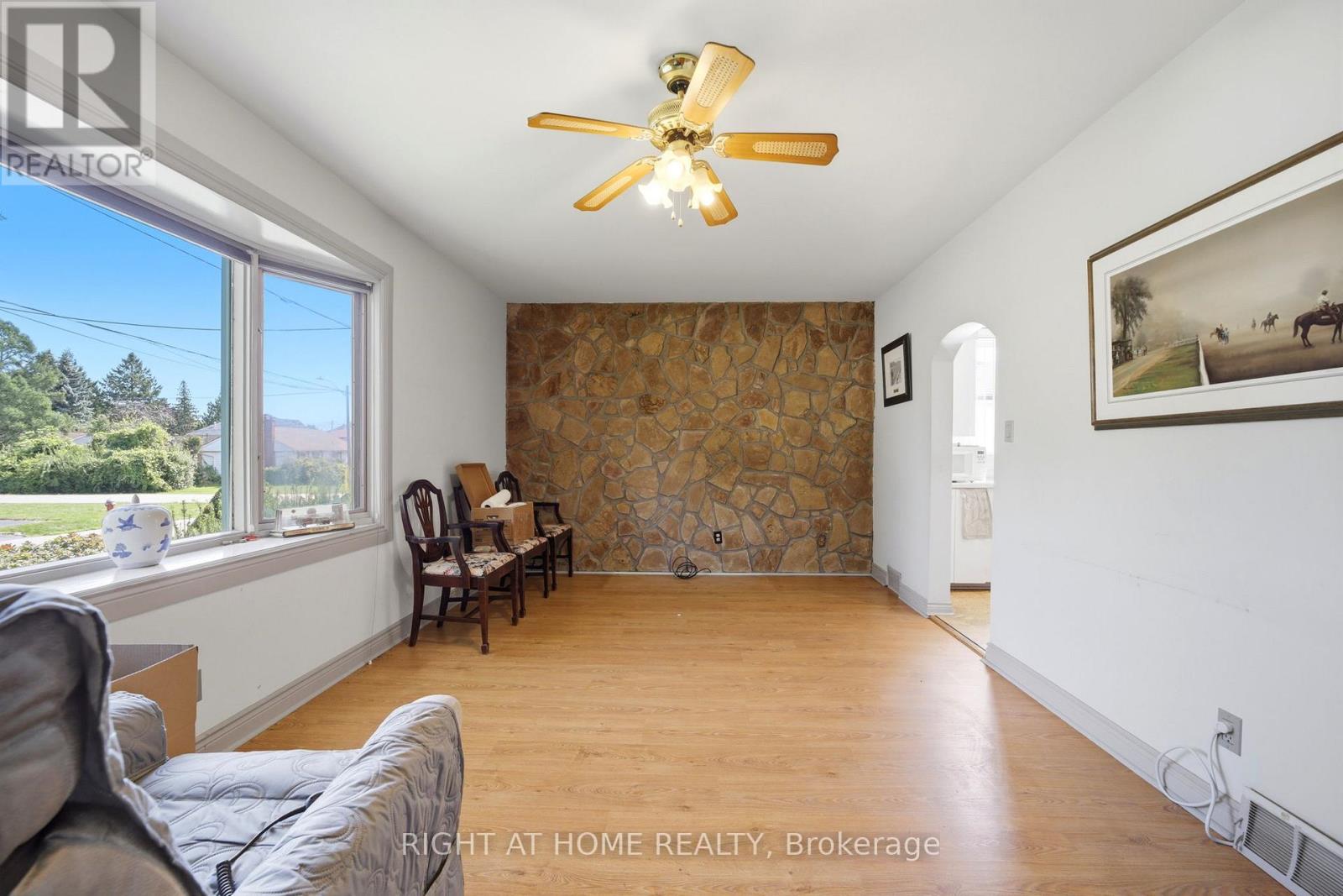 1290 Strathy Avenue Property Photo 10