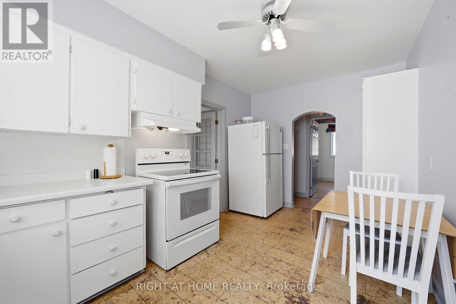 1290 Strathy Avenue Property Photo 12