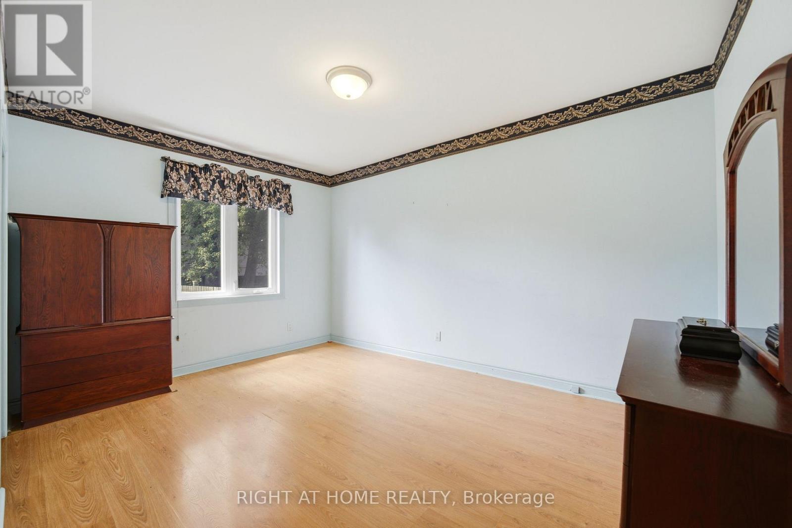 1290 Strathy Avenue Property Photo 22