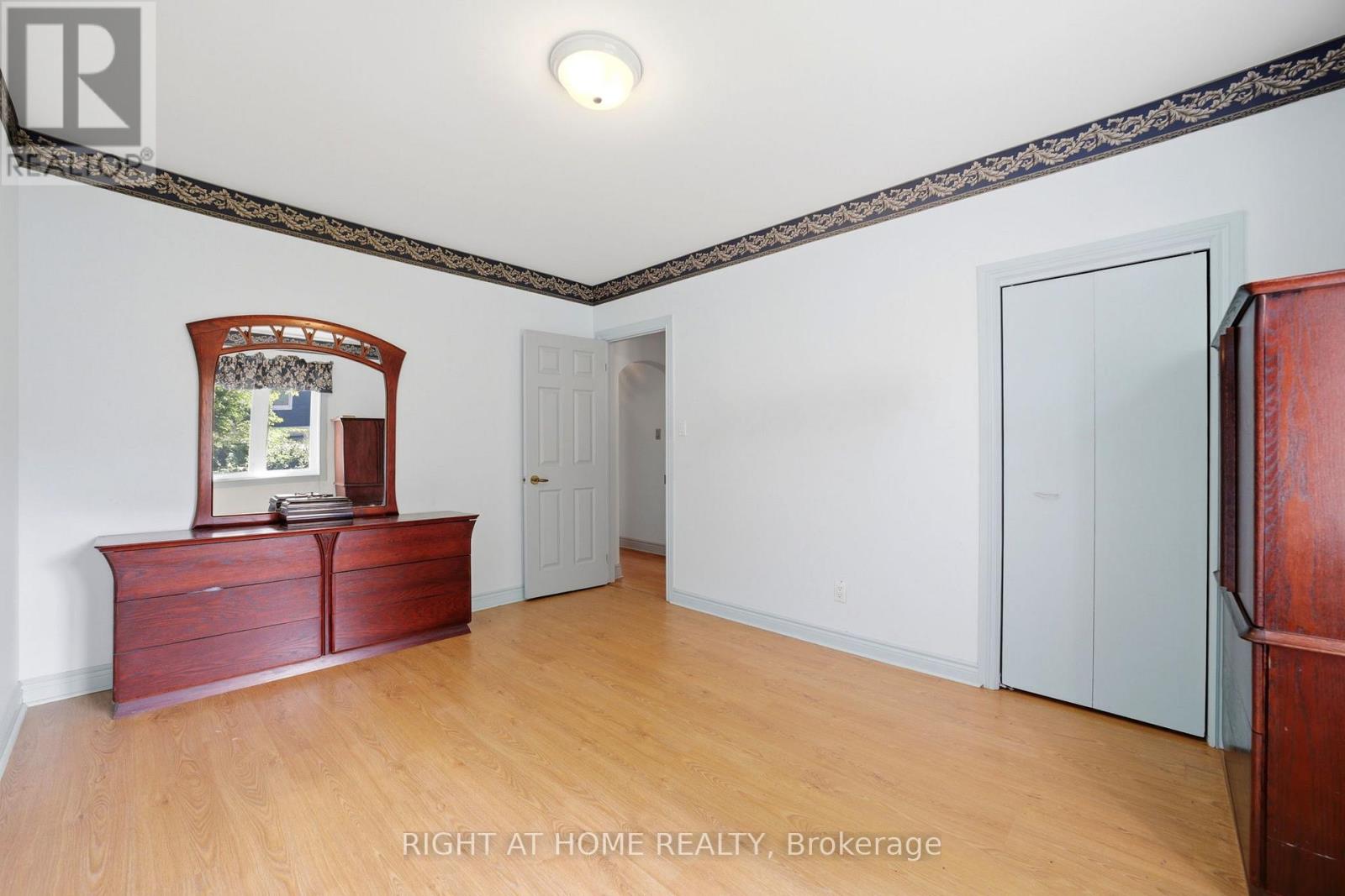 1290 Strathy Avenue Property Photo 24