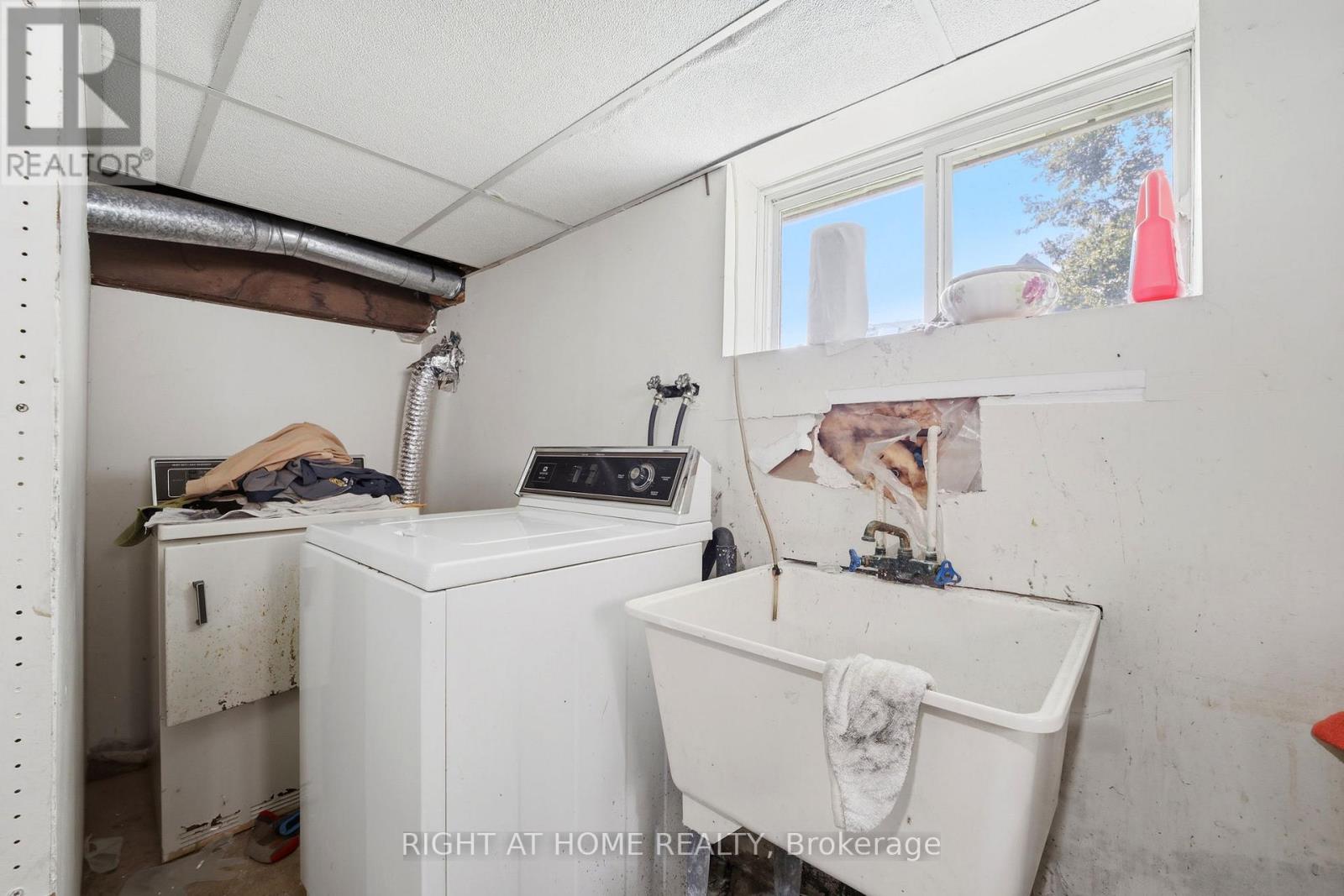 1290 Strathy Avenue Property Photo 29