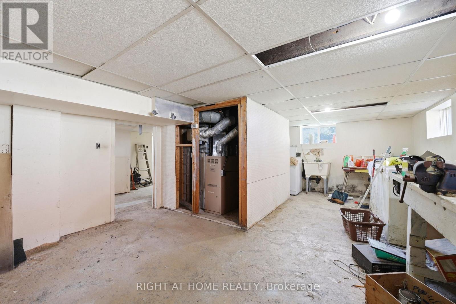 1290 Strathy Avenue Property Photo 32