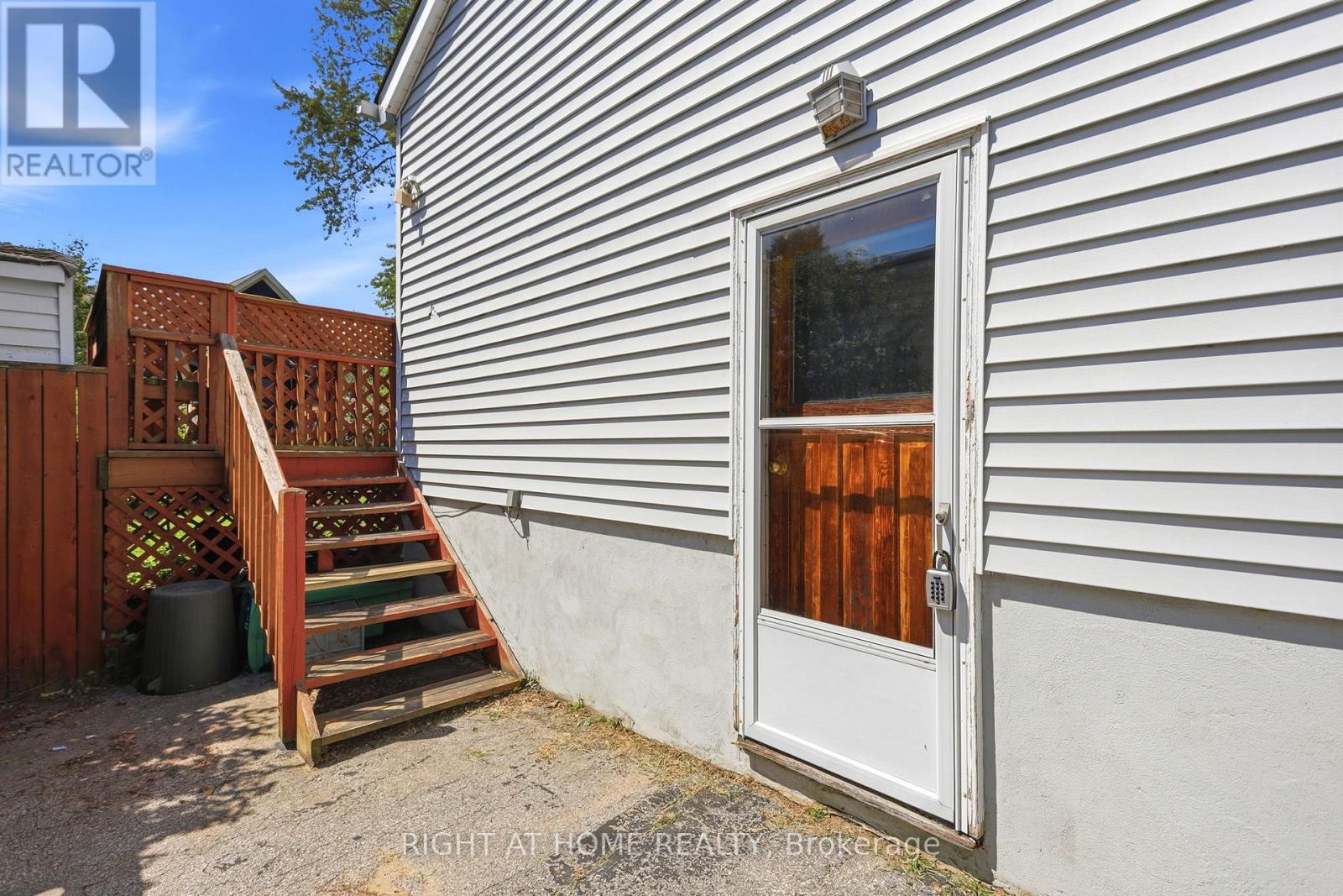 1290 Strathy Avenue Property Photo 33