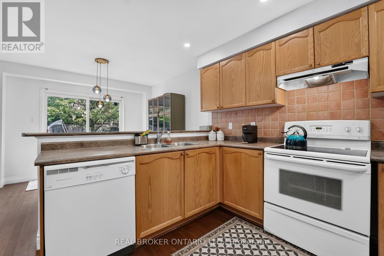 35 Belmont Boulevard Property Photo 12