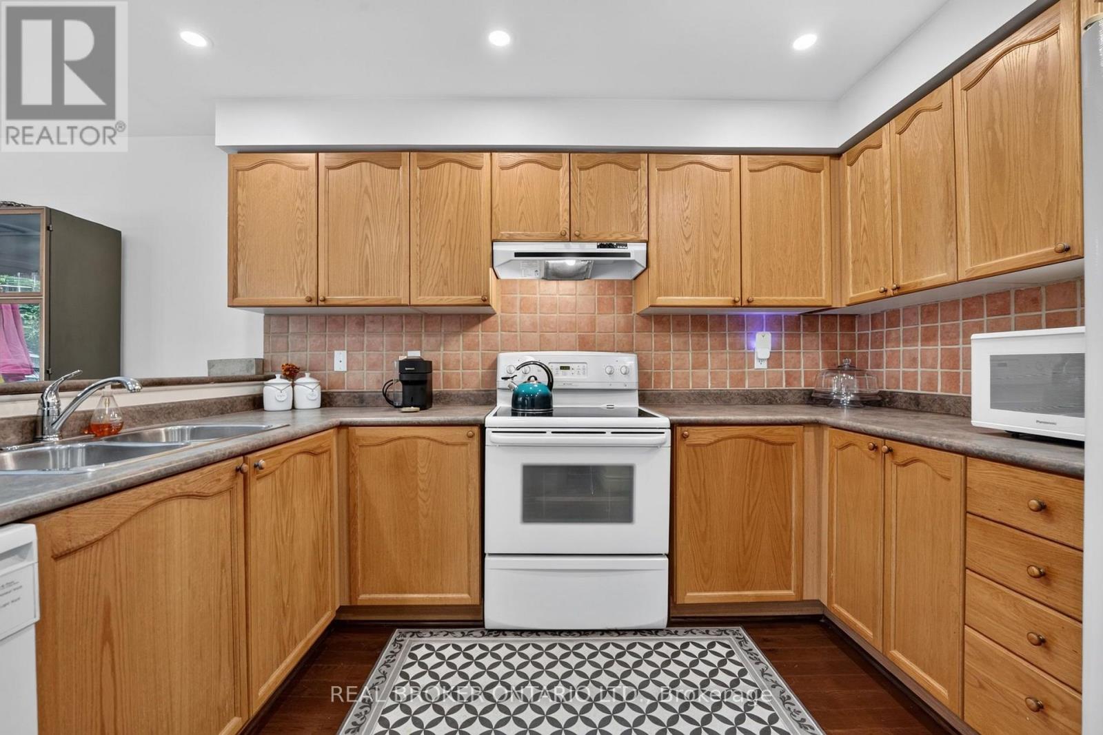 35 Belmont Boulevard Property Photo 13