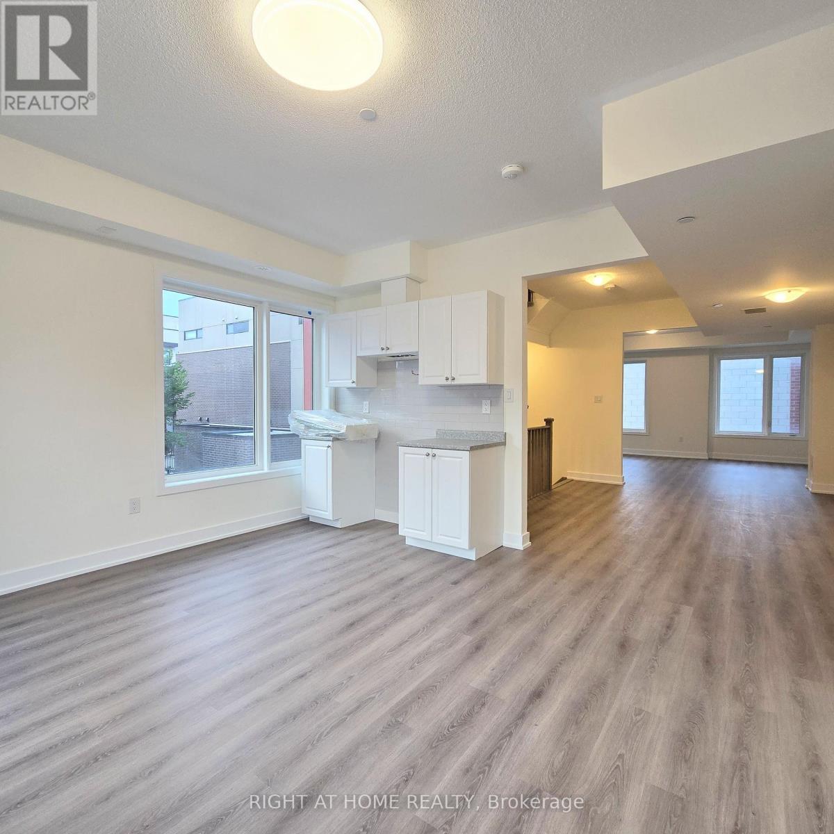 #upper Unit - 137 Frederick Tisdale Drive Property Photo 7