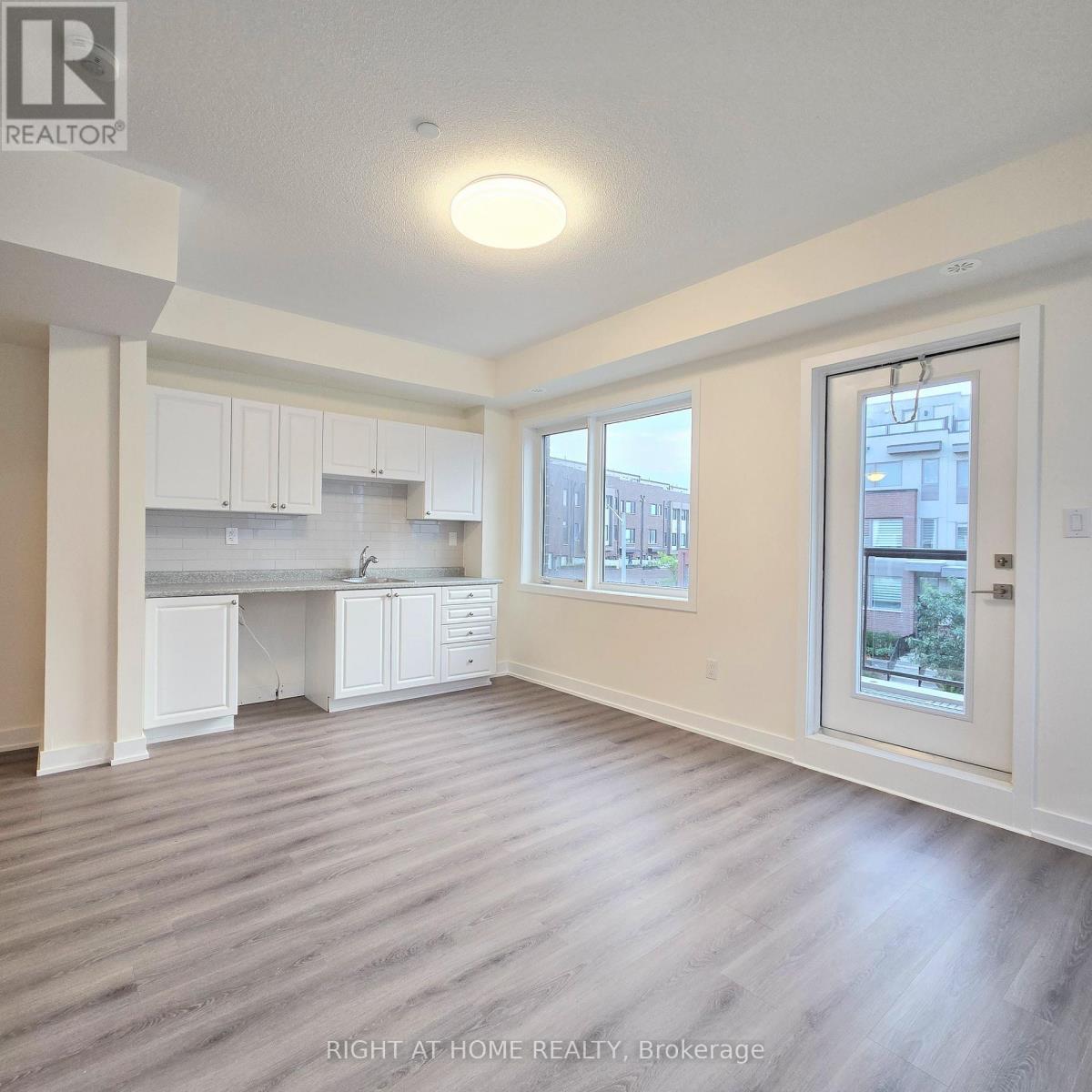 #upper Unit - 137 Frederick Tisdale Drive Property Photo 8