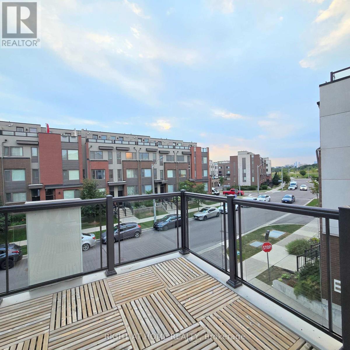 #upper Unit - 137 Frederick Tisdale Drive Property Photo 10