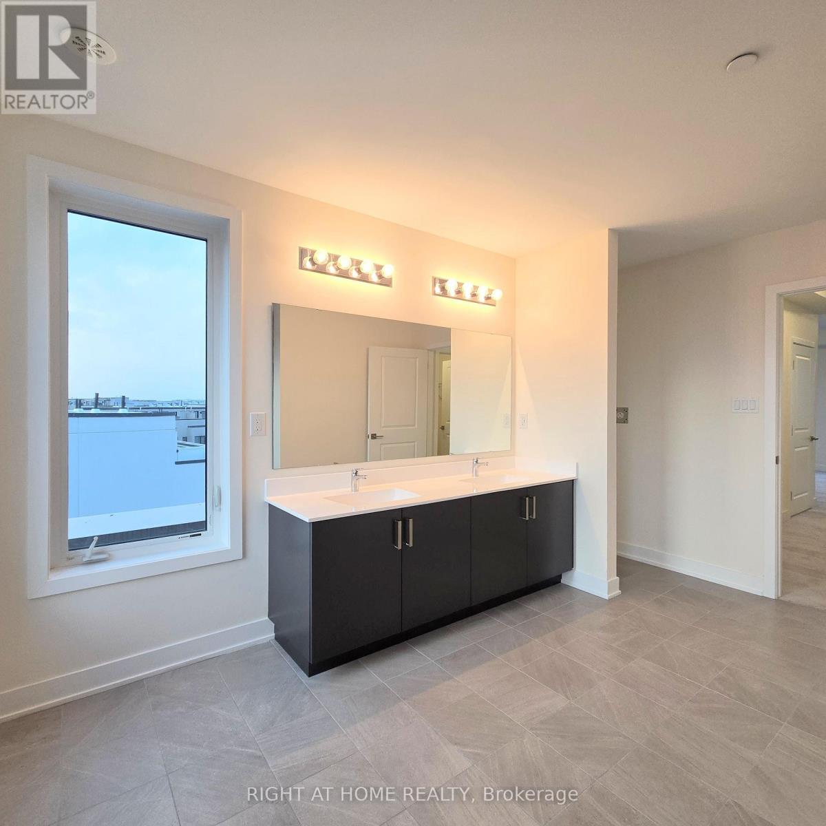 #upper Unit - 137 Frederick Tisdale Drive Property Photo 25