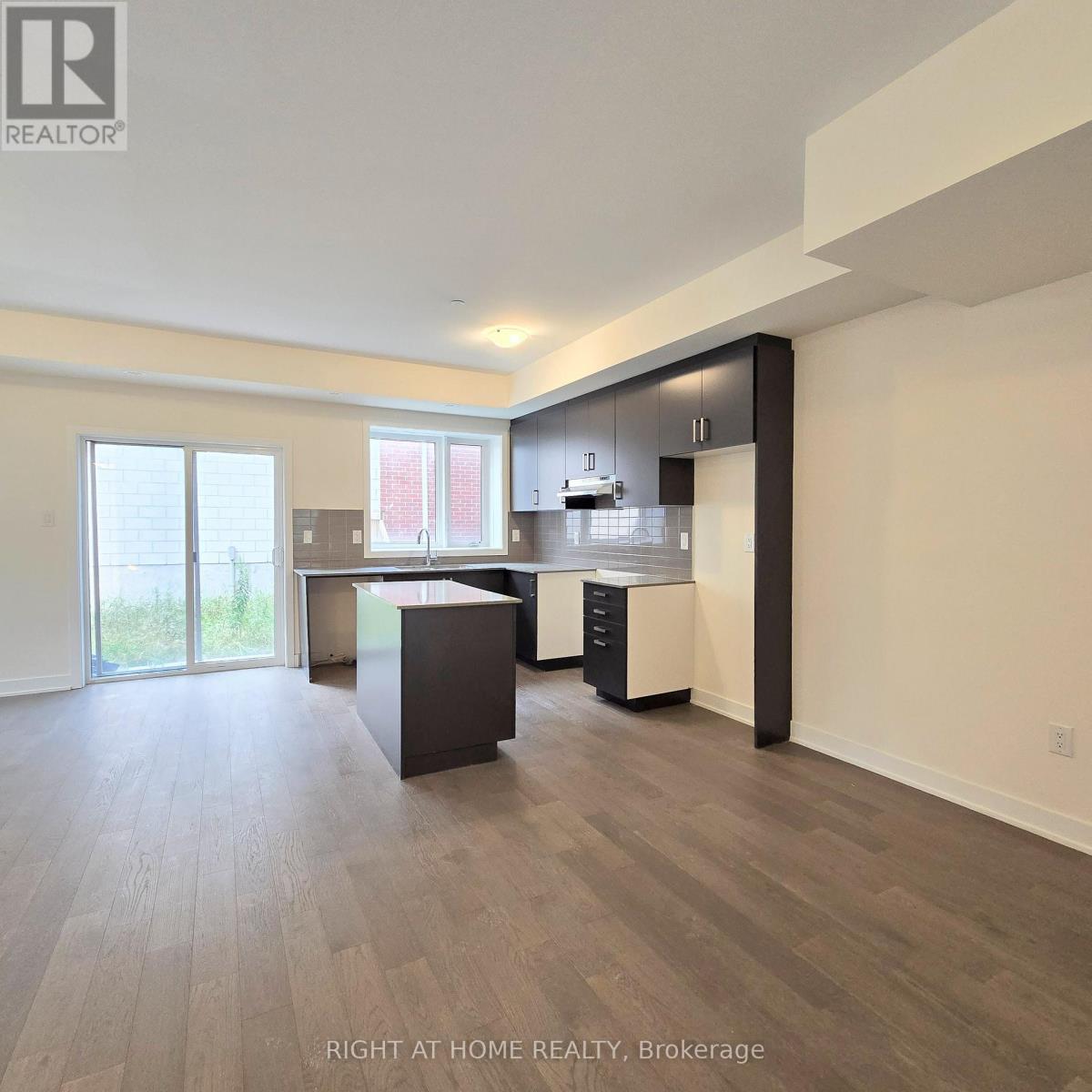 #lower/main Unit - 137 Frederick Tisdale Drive Property Photo 7