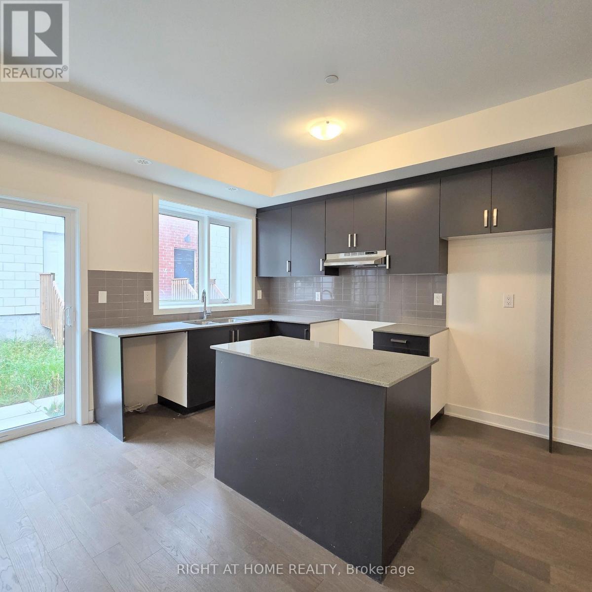 #lower/main Unit - 137 Frederick Tisdale Drive Property Photo 9
