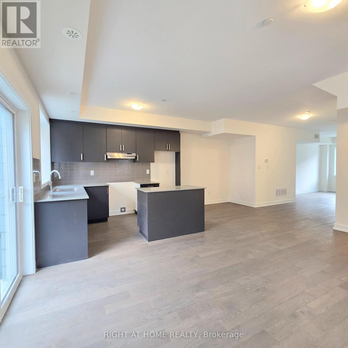 #lower/main Unit - 137 Frederick Tisdale Drive Property Photo 11