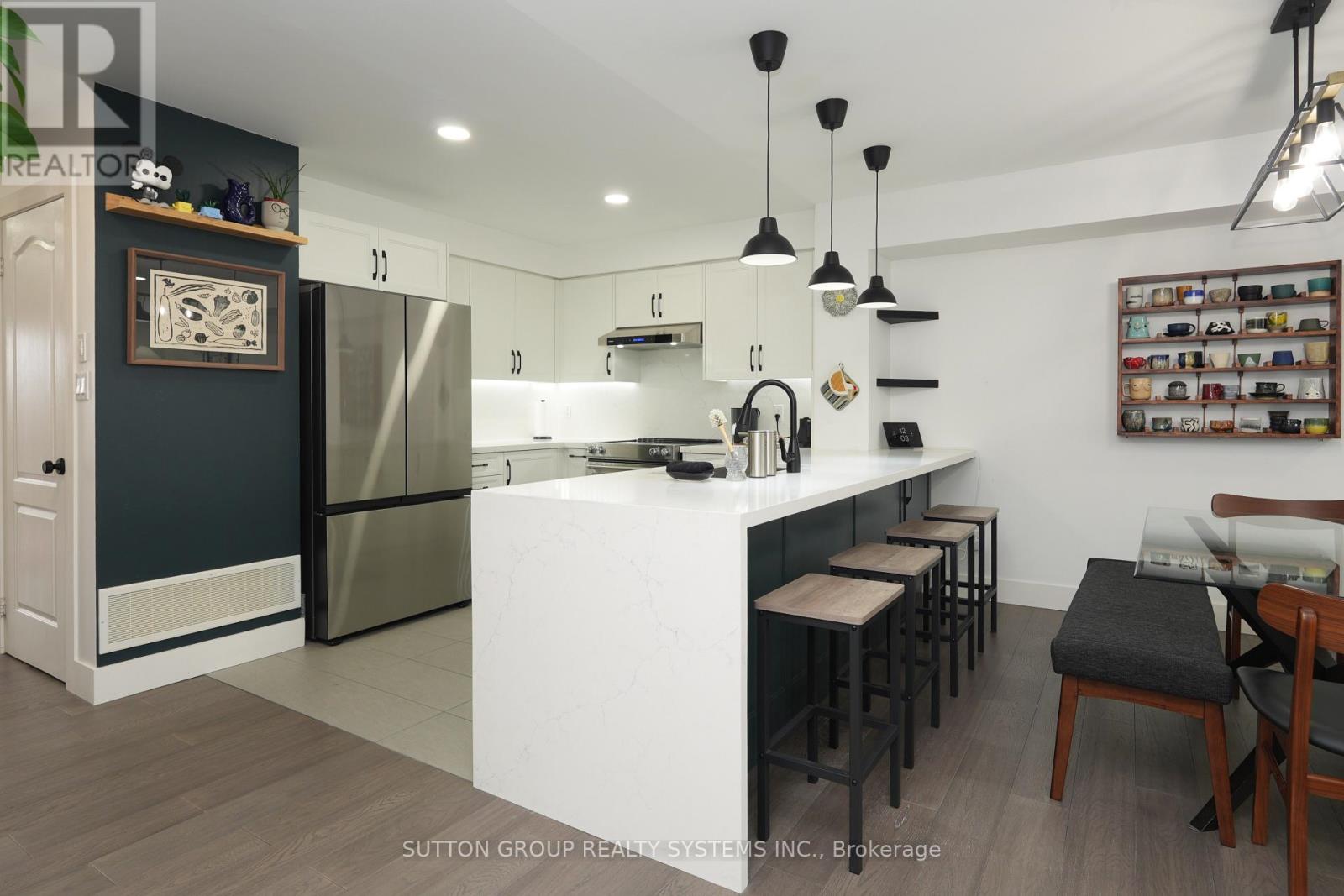 3 - 5035 Ninth Line Property Photo 1