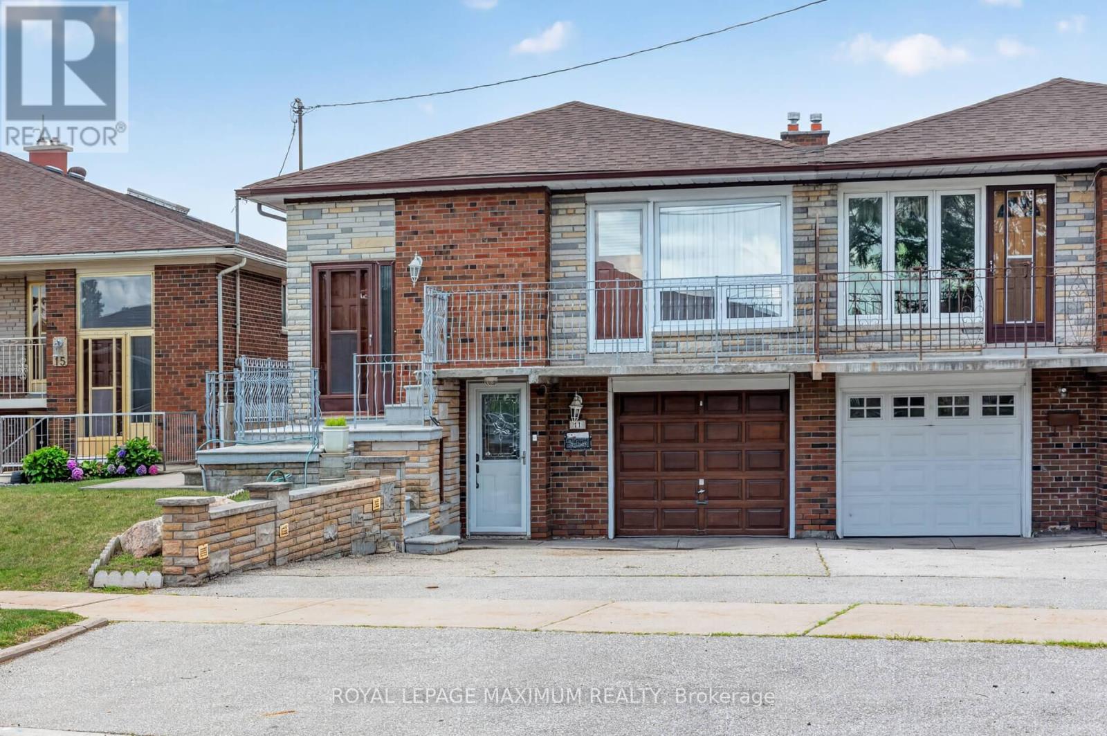 11 HISEY CRESCENT Property Photo 1