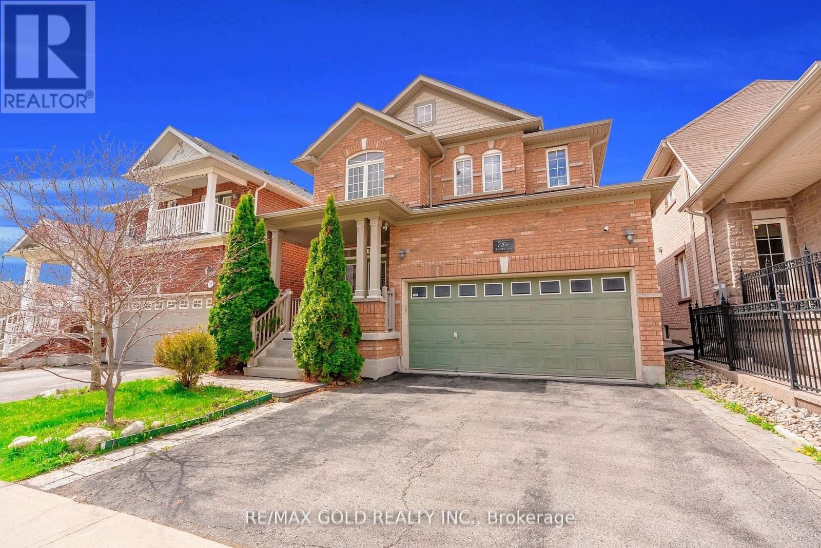 786 FOURTH LINE Property Photo 1