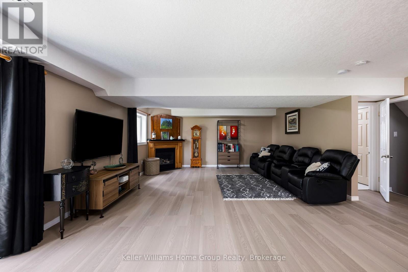 16 Althorp Drive Property Photo 42