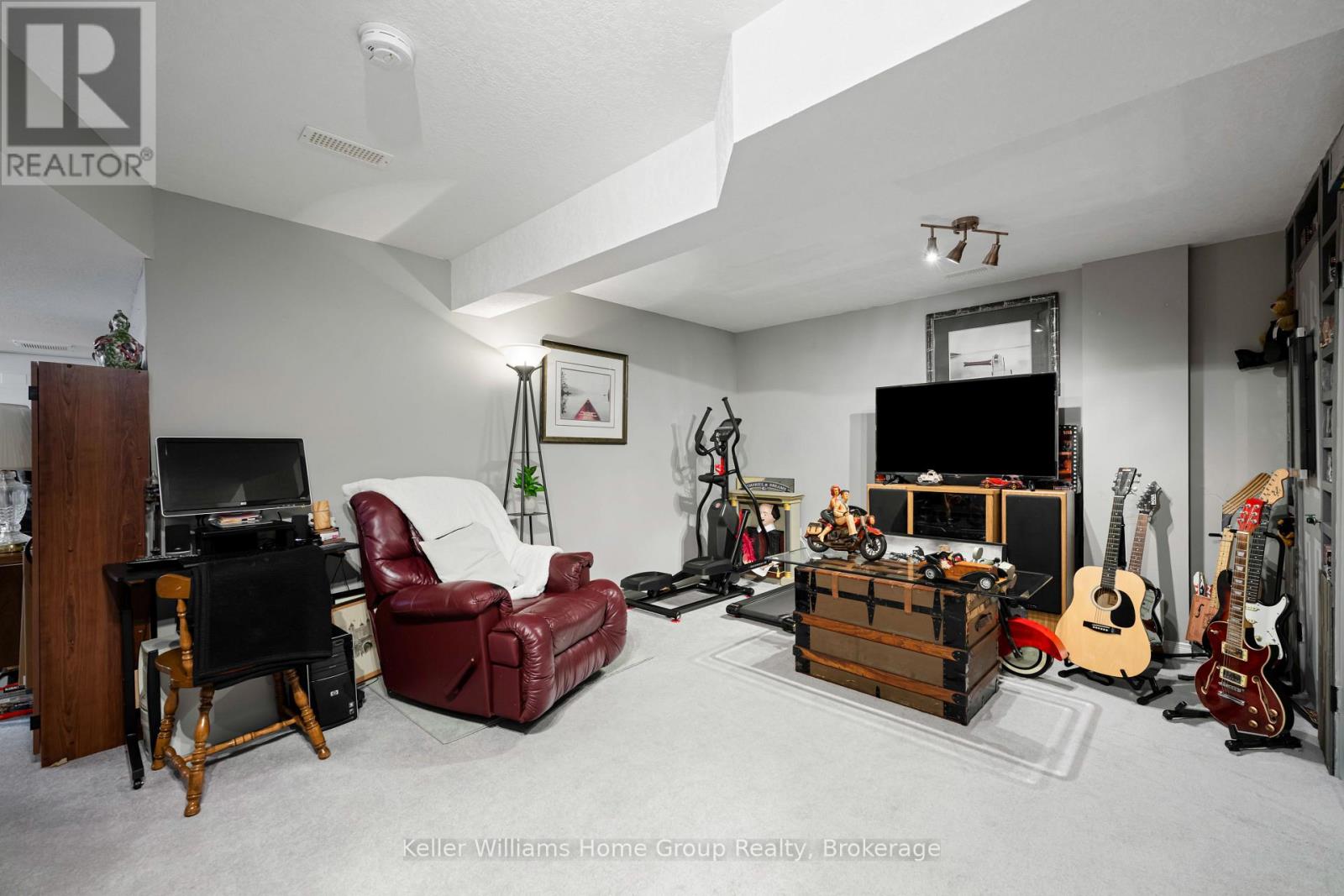 16 Althorp Drive Property Photo 48