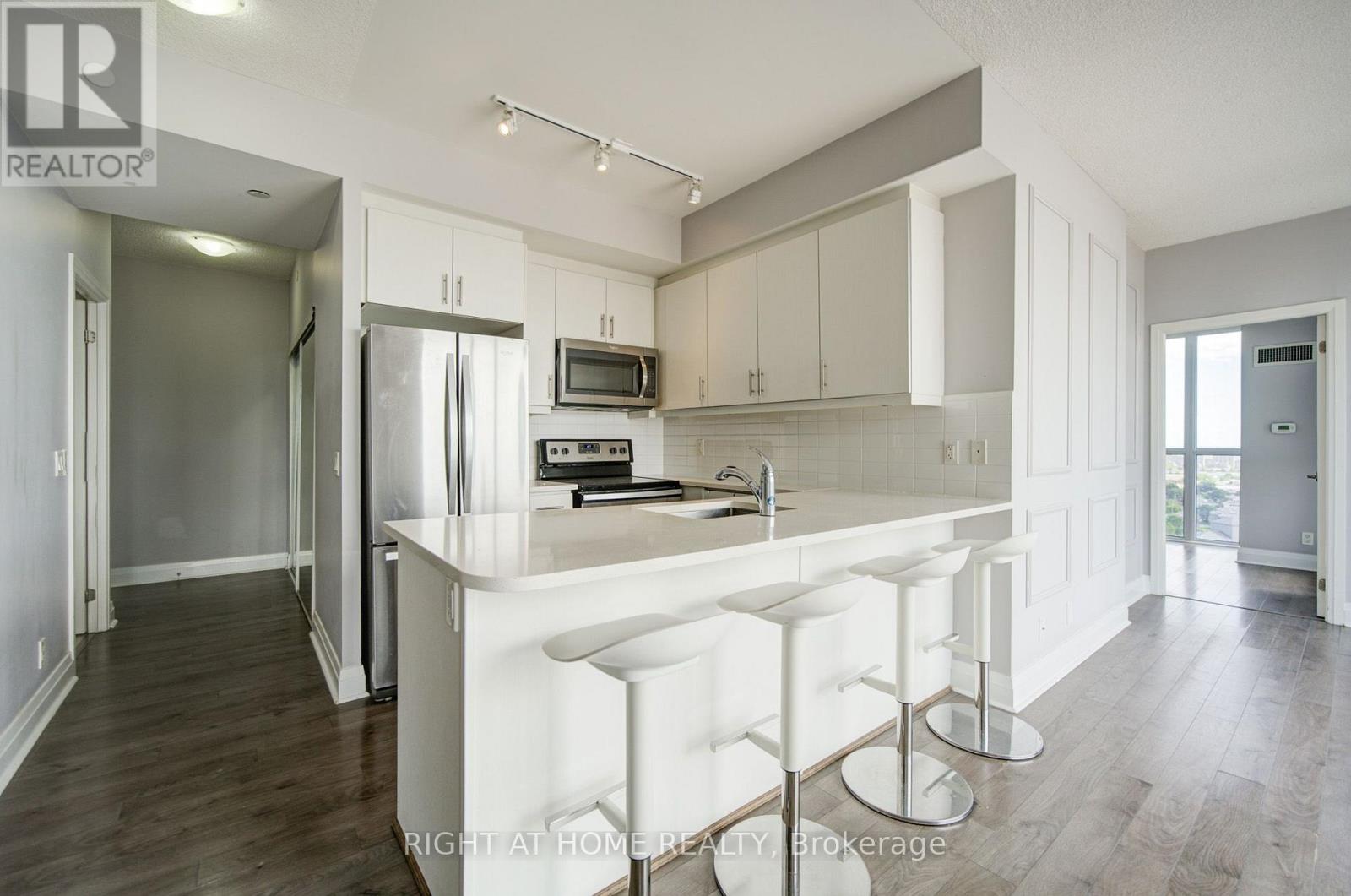 1807 - 15 Zorra Street Property Photo 8