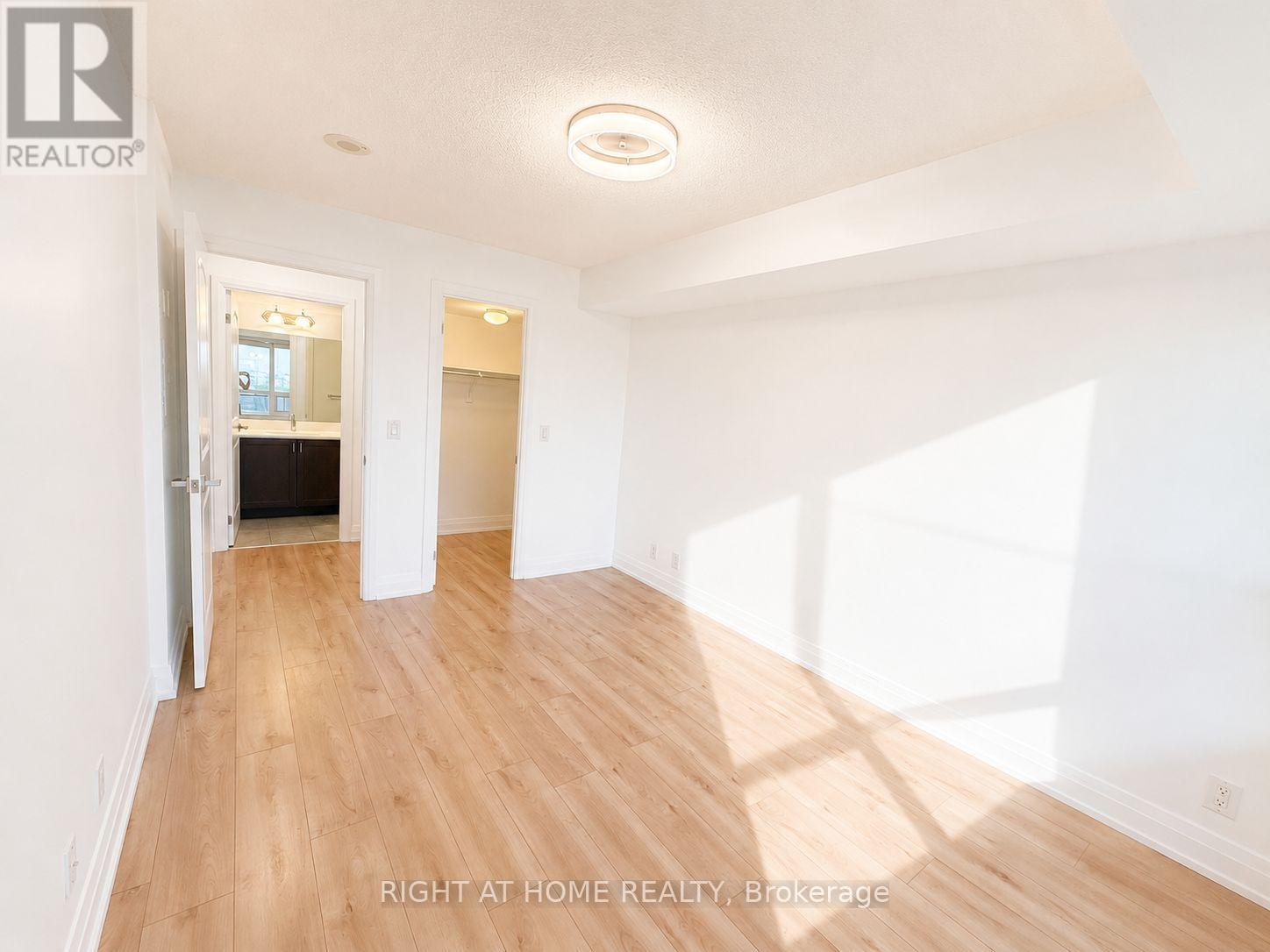 608 - 1 De Boers Drive Property Photo 7