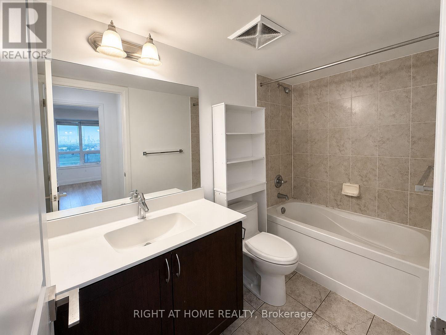 608 - 1 De Boers Drive Property Photo 9