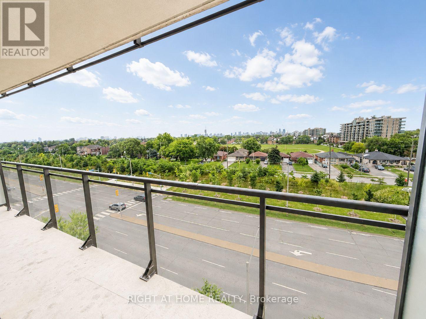 608 - 1 De Boers Drive Property Photo 11