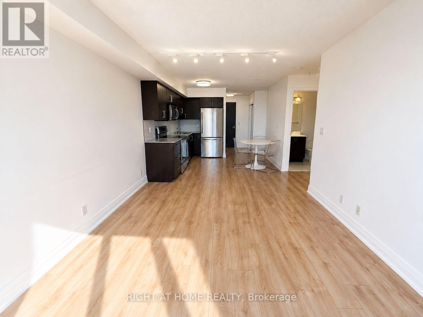 608 - 1 De Boers Drive Property Photo 13