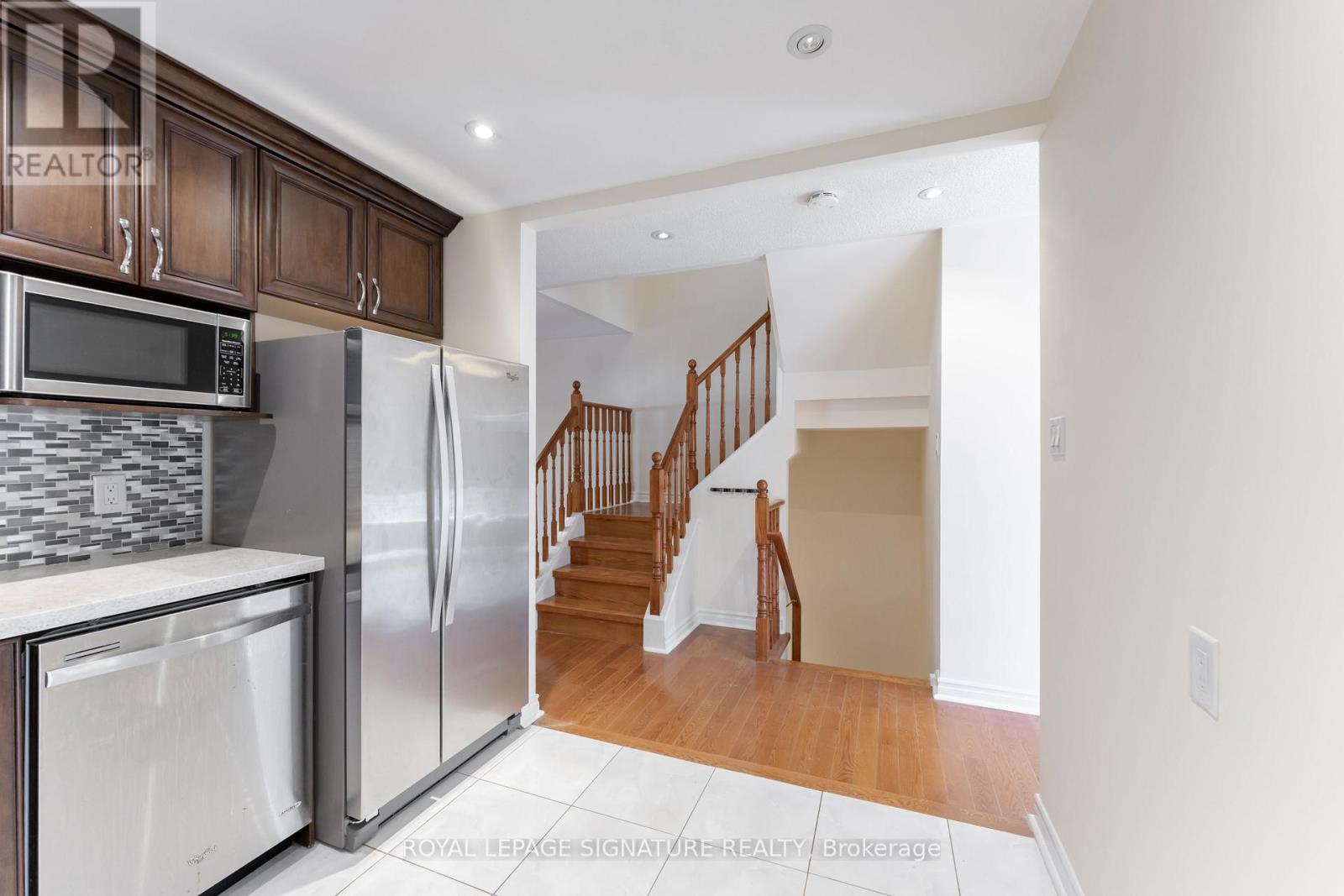 40 - 2825 Gananoque Drive Property Photo 17