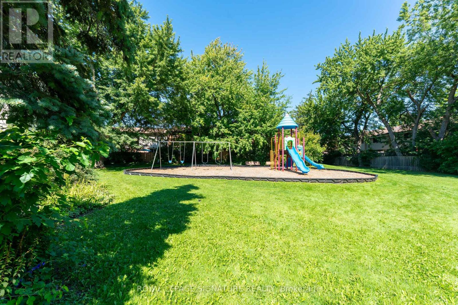 40 - 2825 Gananoque Drive Property Photo 39