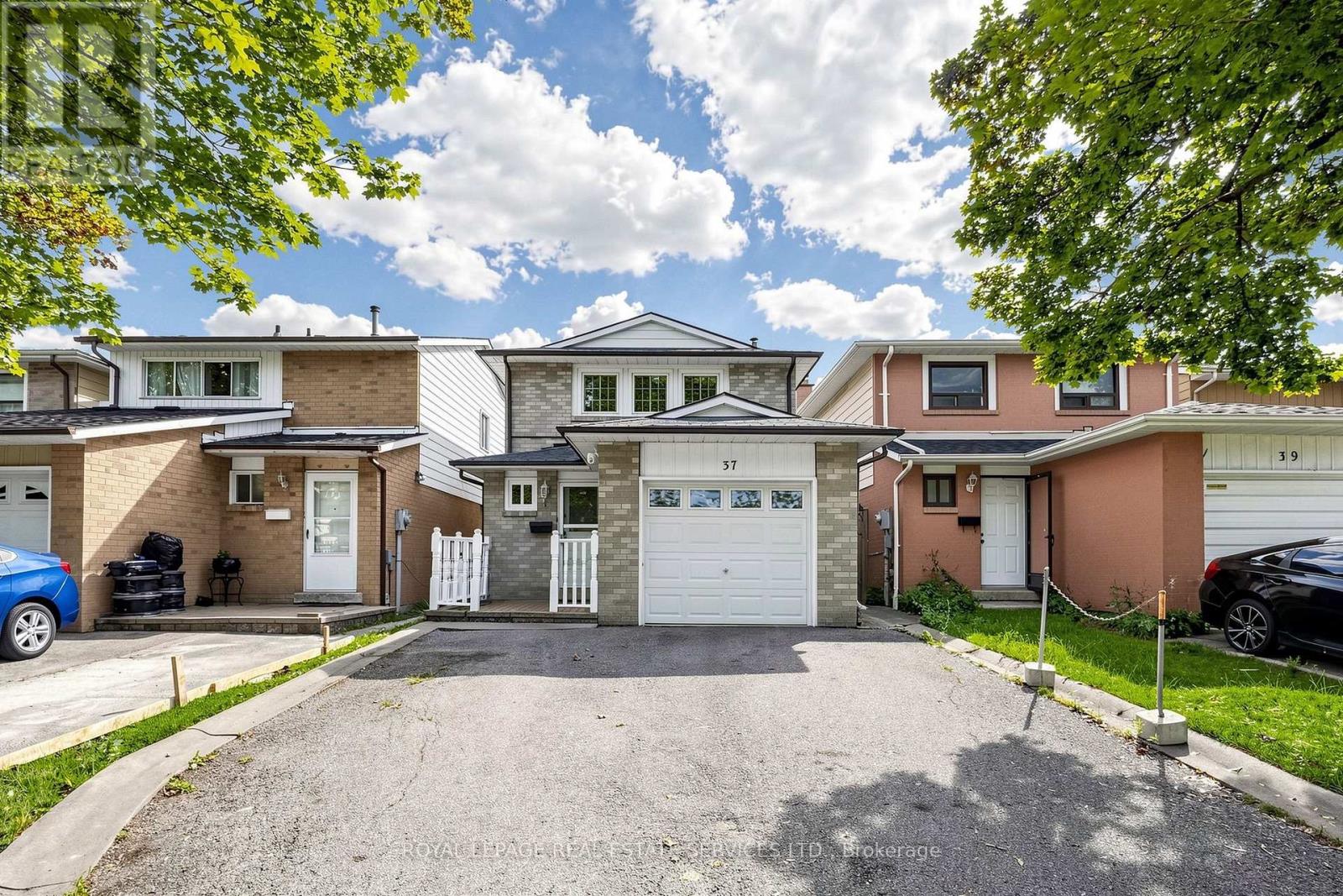 37 Woodsview Avenue Property Photo 1
