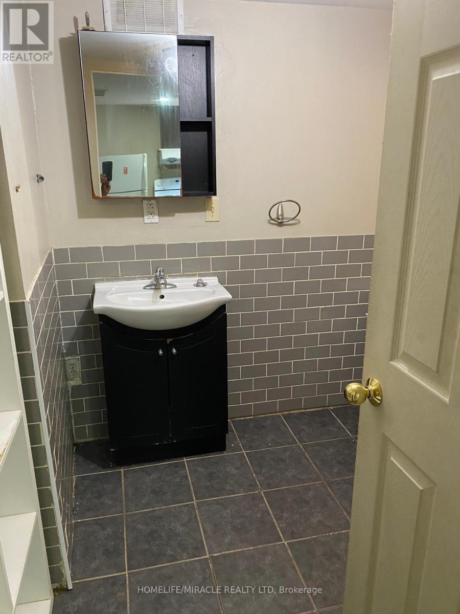 43 Corby Crescent Property Photo 15