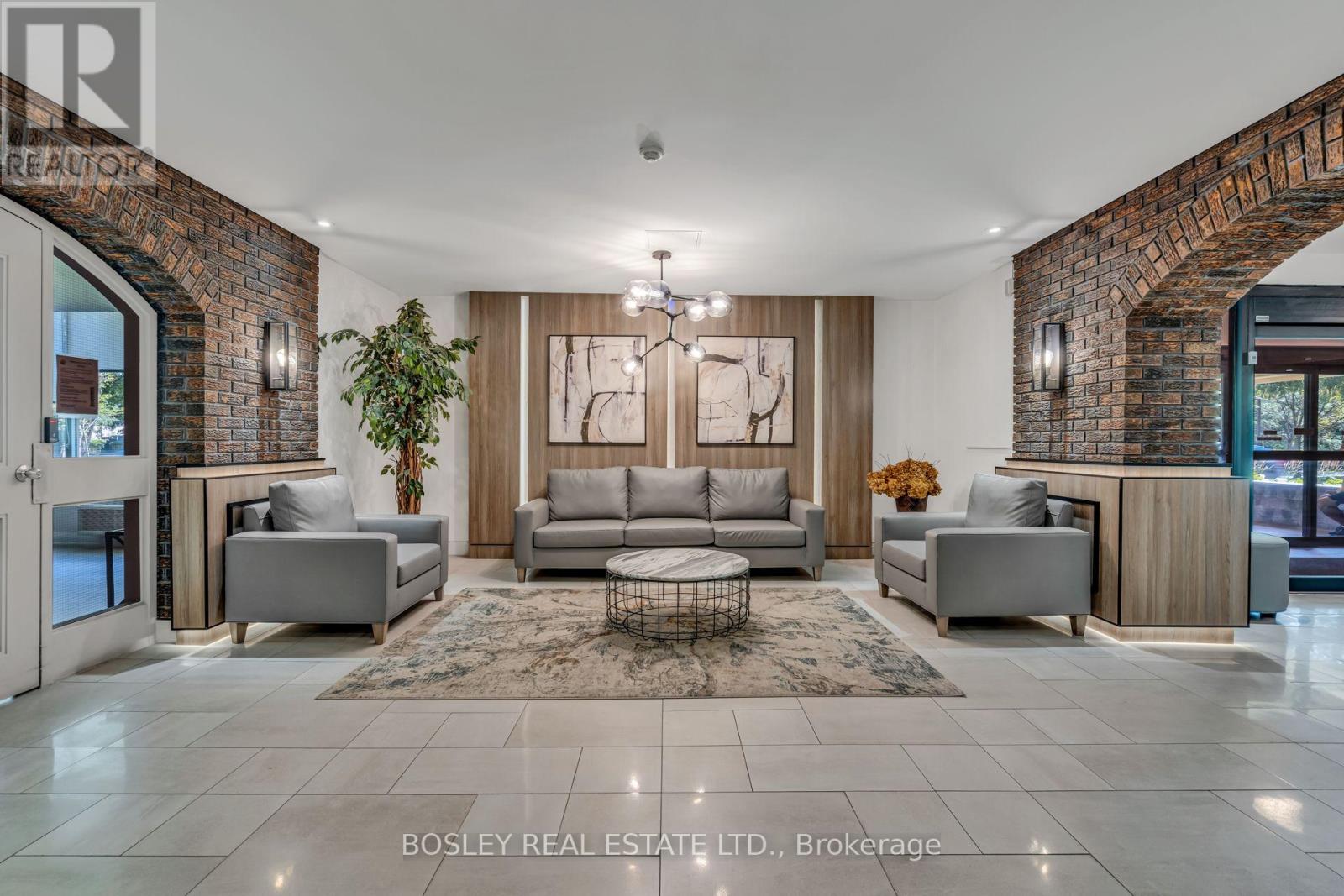 112 - 966 Inverhouse Drive Property Photo 3