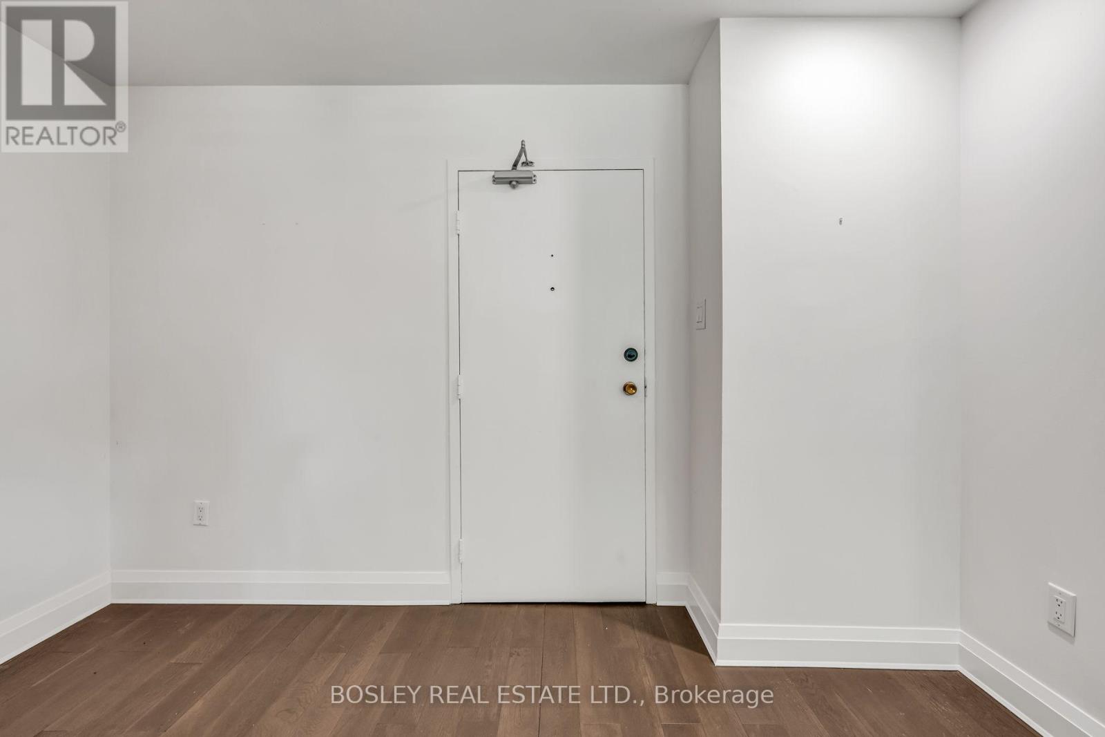 112 - 966 Inverhouse Drive Property Photo 6