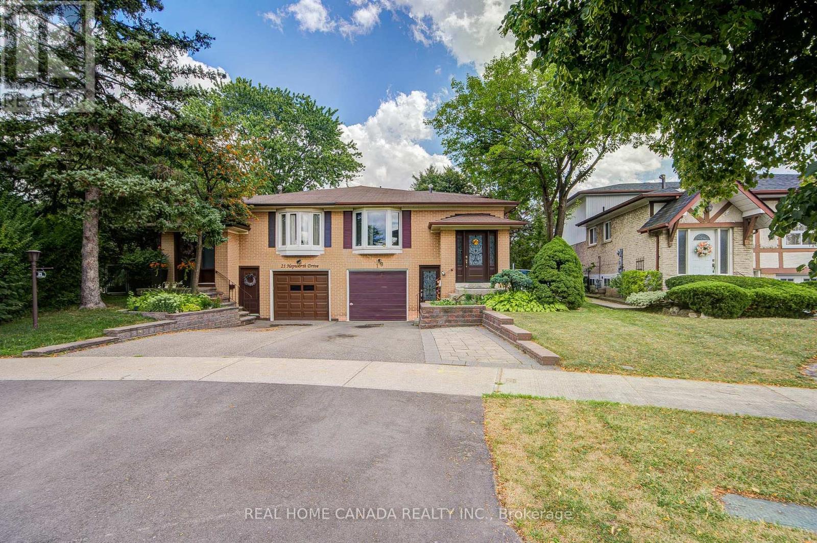 19 HEPWORTH DRIVE