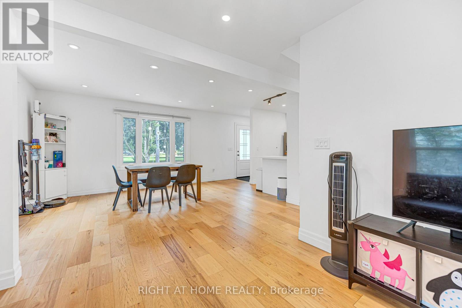 121 Hearst Circle Property Photo 11