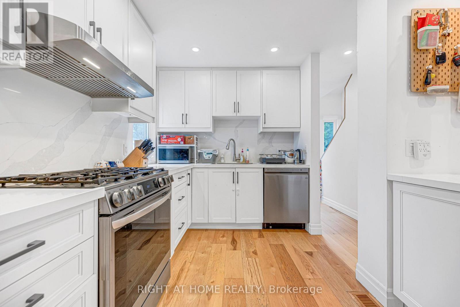 121 Hearst Circle Property Photo 15