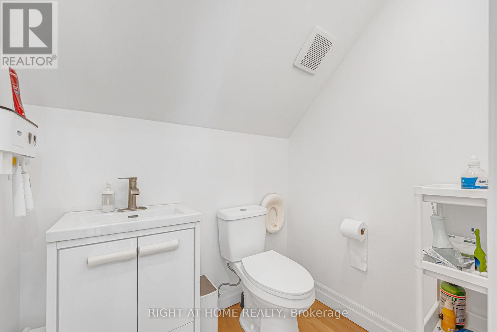 121 Hearst Circle Property Photo 30
